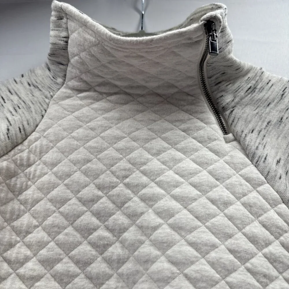 Chicos Women's Sweatshirt Size Large Quilted‎ Long Sleeve Pockets Zip Neckline